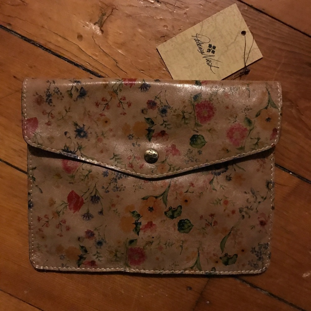 NWT pouch